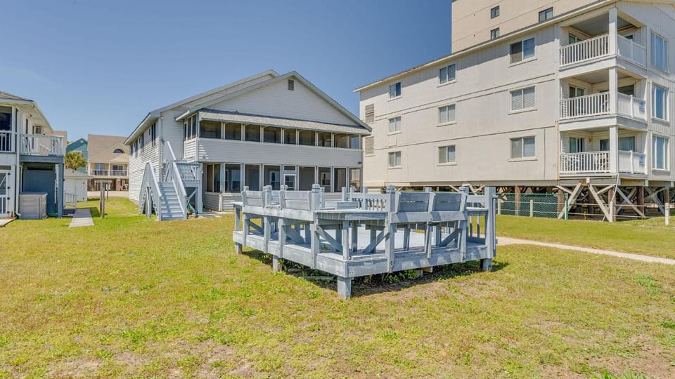 Barnett House Top - Oceanfront - Windy Hill Section House in North Myrtle Beach