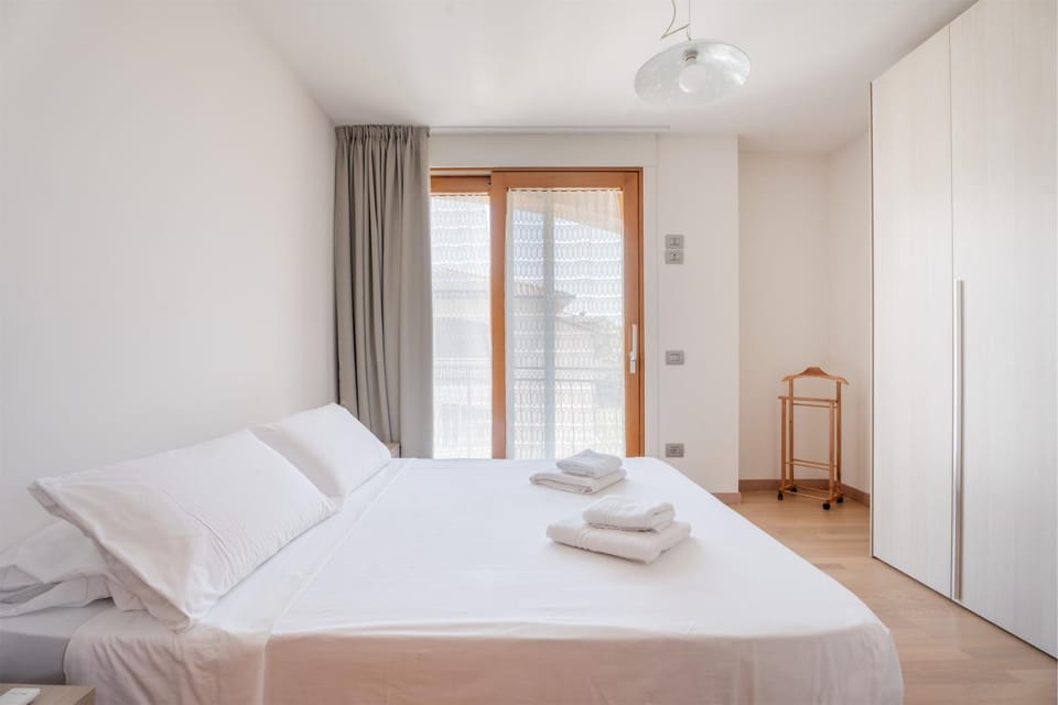 Bed, Photo of the whole room, Bedroom, towels, wardrobe