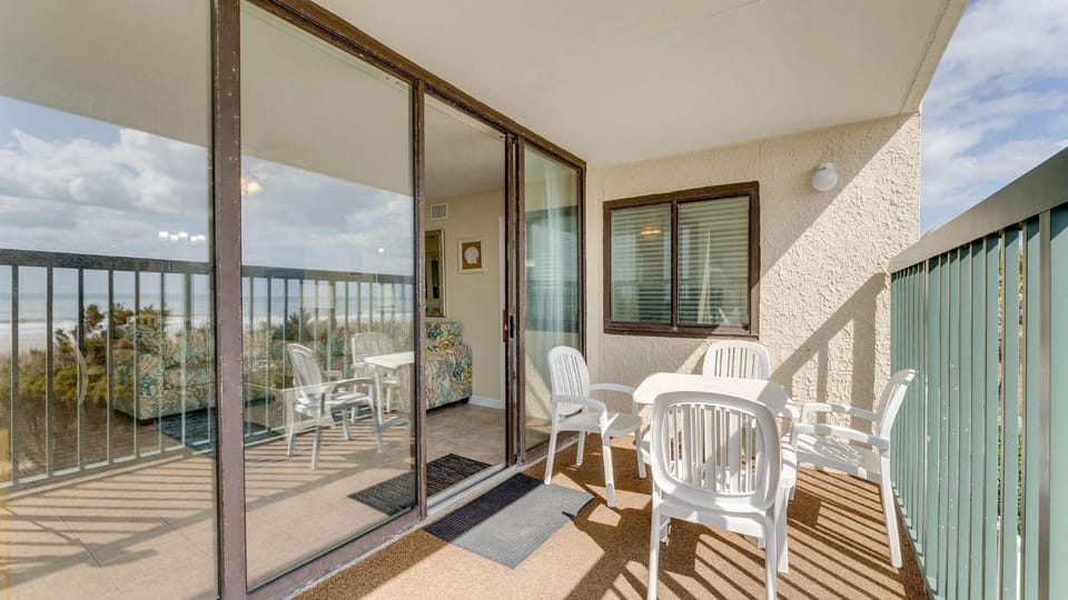 Ocean Bay Club 101 - Oceanfront - Ocean Drive Section House in North Myrtle Beach
