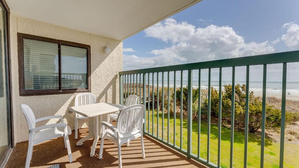 Ocean Bay Club 101 - Oceanfront - Ocean Drive Section House in North Myrtle Beach