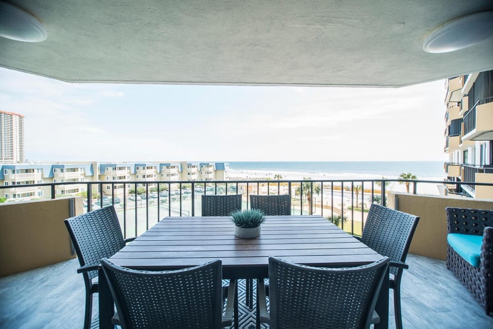 Maisons-Sur-Mer 208 - Ocean View - Shore Drive House in South Carolina