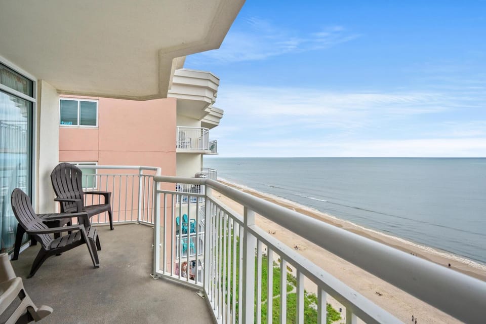 Bay Watch Resort S 1932-Oceanfront-Crescent Beach House in Atlantic Beach