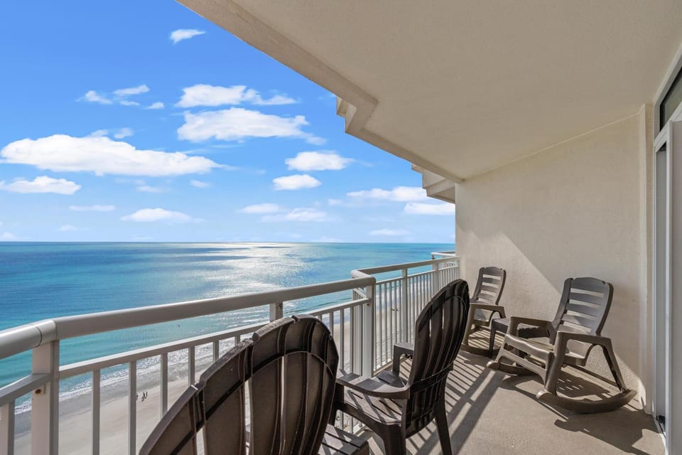 Bay Watch Resort S 1932-Oceanfront-Crescent Beach House in Atlantic Beach