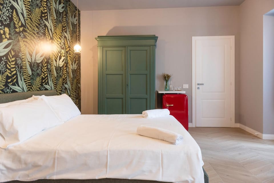 Bed, Photo of the whole room, Bedroom, wardrobe