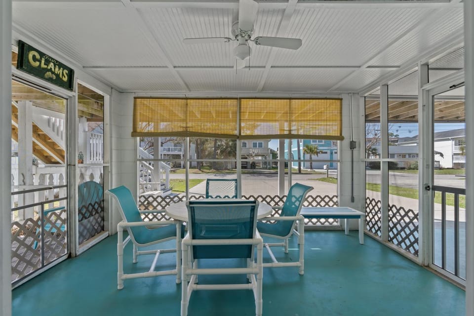 Barefoot Turtle - 3rd Row - Cherry Grove Section House in North Myrtle Beach