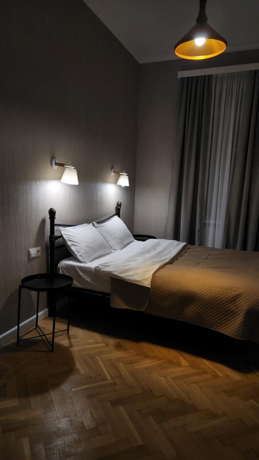 Bed, Night, Photo of the whole room, Bedroom
