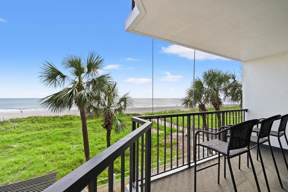 Crescent Sands B2 - Oceanfront - Crescent Beach Section House in North Myrtle Beach