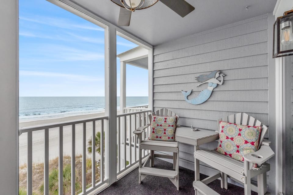 Pelicans Landing 403 - Oceanfront - Shore Drive Section House in South Carolina