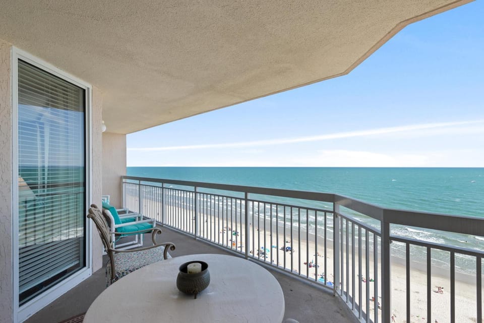 Crescent Shores S 1011 - Oceanfront - Crescent Beach Section House in Crescent Beach