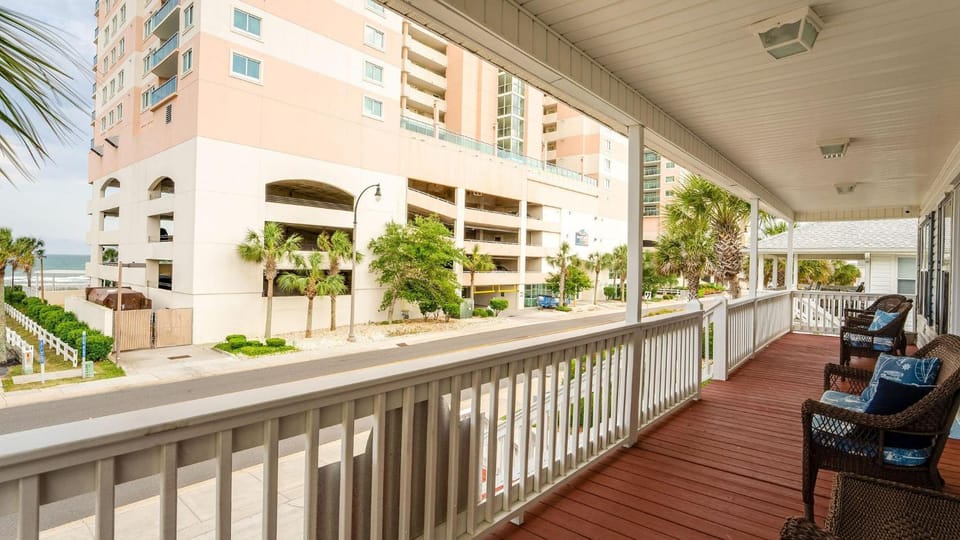 Ocean's Edge - 2nd Row - Crescent Beach Section House in North Myrtle Beach