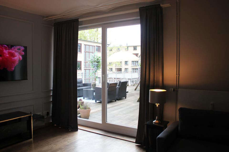 View (from property/room), Balcony/Terrace, Living room, Seating area