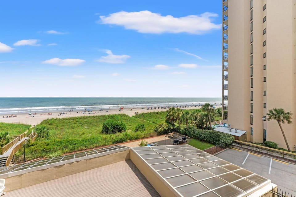 Sea Winds 307 - Oceanfront - Windy Hill Section House in North Myrtle Beach