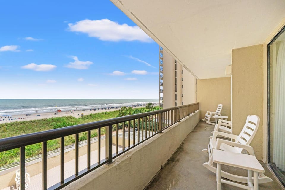 Sea Winds 307 - Oceanfront - Windy Hill Section House in North Myrtle Beach