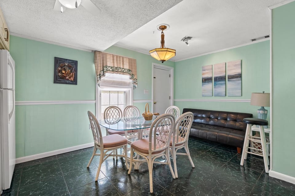 Madison Villas 16 - 3rd Row - Crescent Beach Section House in Atlantic Beach