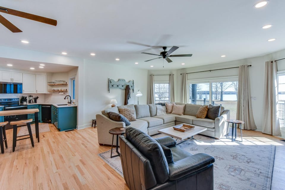 Lake Hartwell Home w/ Dock + Fire Pit! House in Lake Hartwell