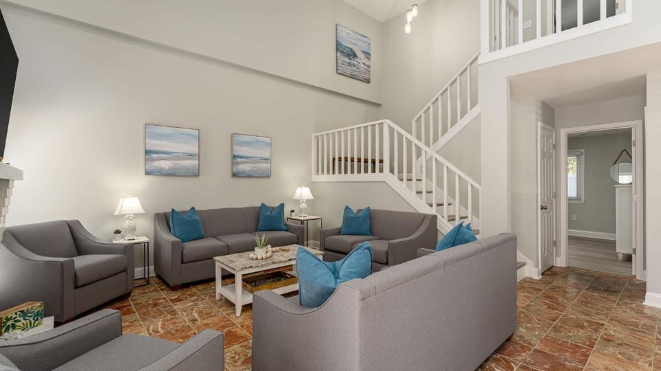 Bow Wow Bungalow - 3rd Row - Ocean Drive Section House in North Myrtle Beach