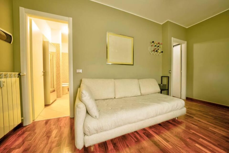 Living room, internet