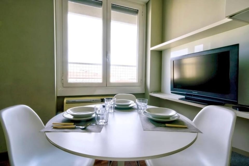 TV and multimedia, Dining area, Evening entertainment