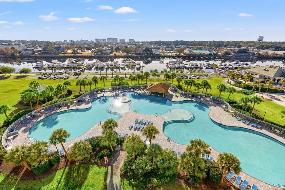 Barefoot Resort - North Tower 905 - Windy Hill House in North Myrtle Beach