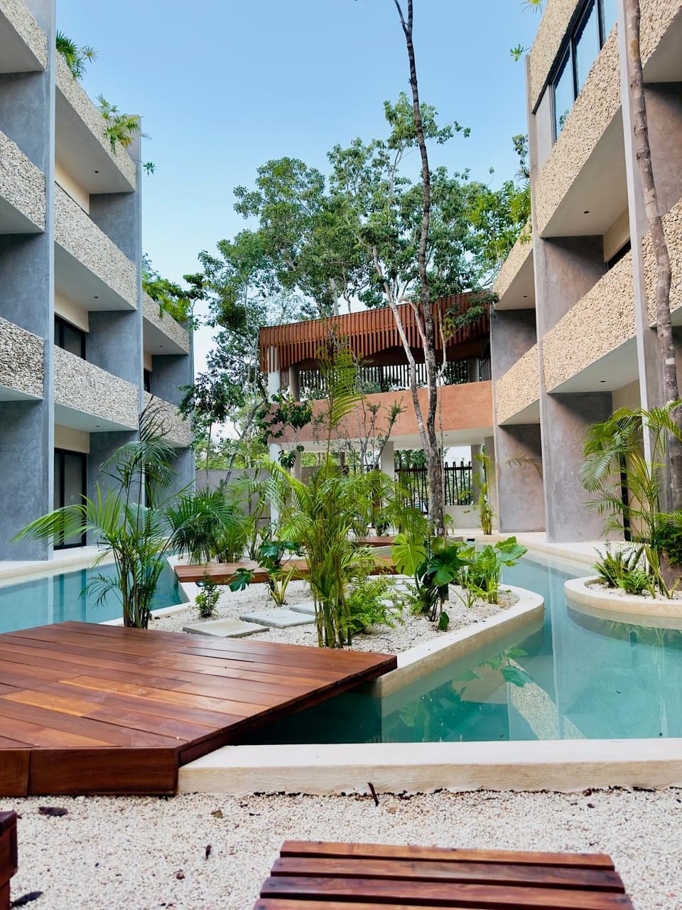 Property building, Garden, Swimming pool