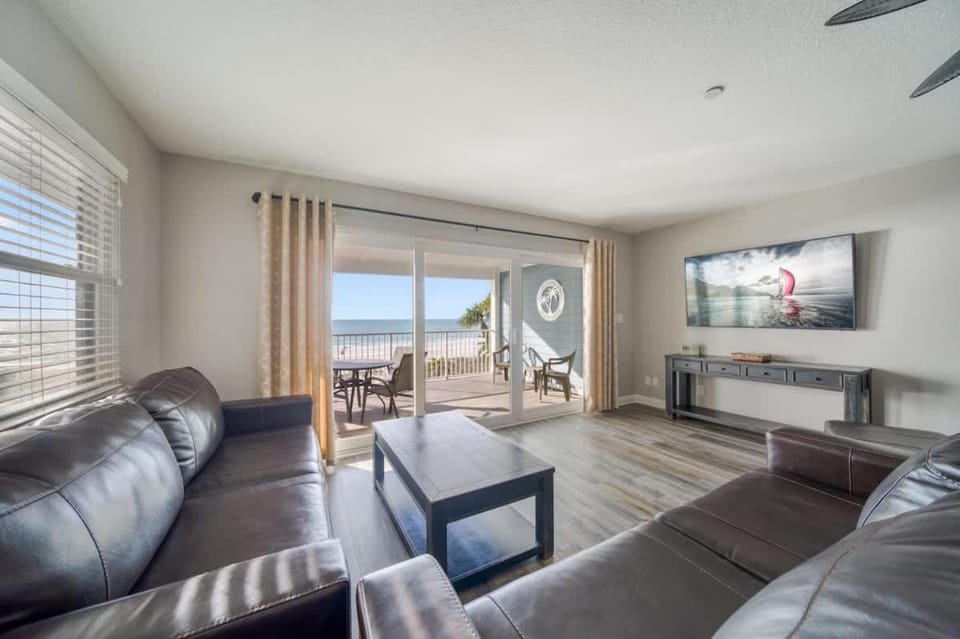 Four Shores Unit 1 Beach Condo Direct Gulf with Pool & Spa House in Indian Shores