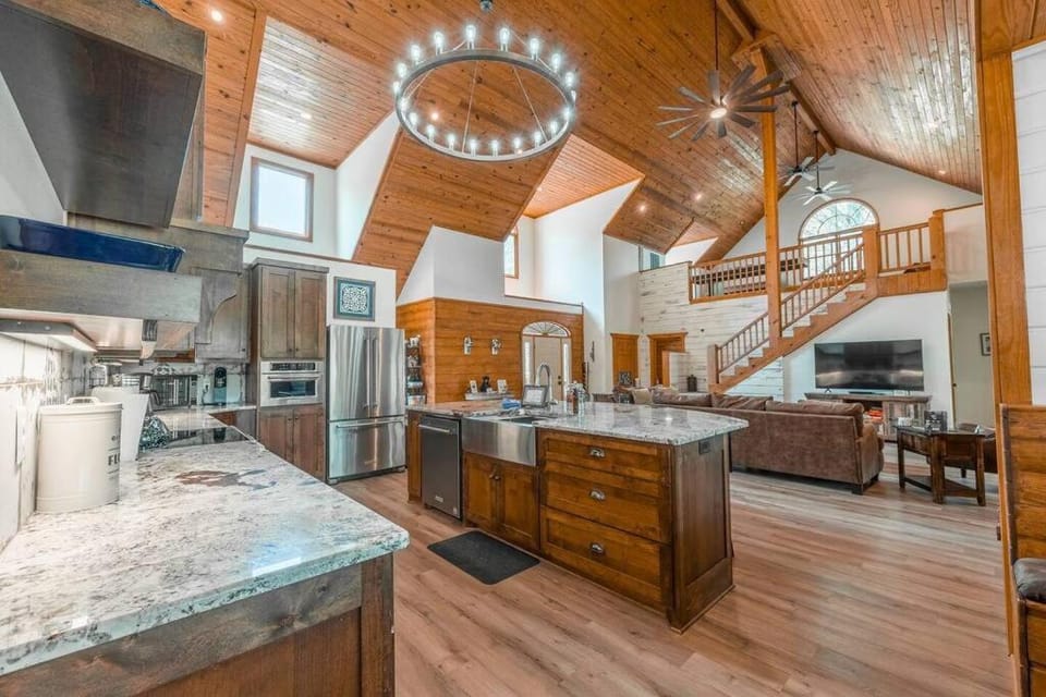 Kitchen or kitchenette, kitchen