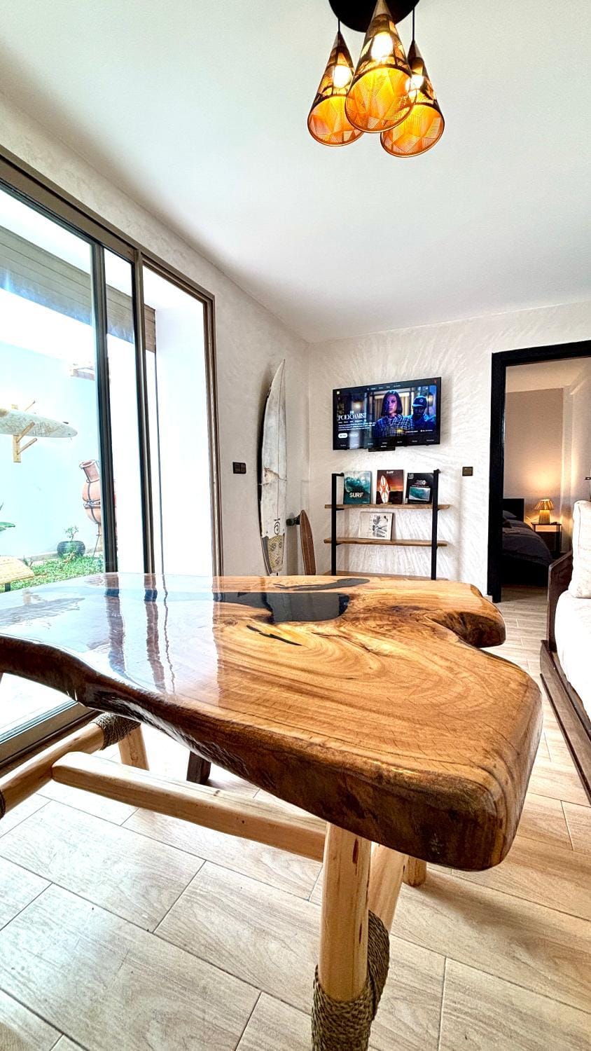 TV and multimedia, Living room, Dining area