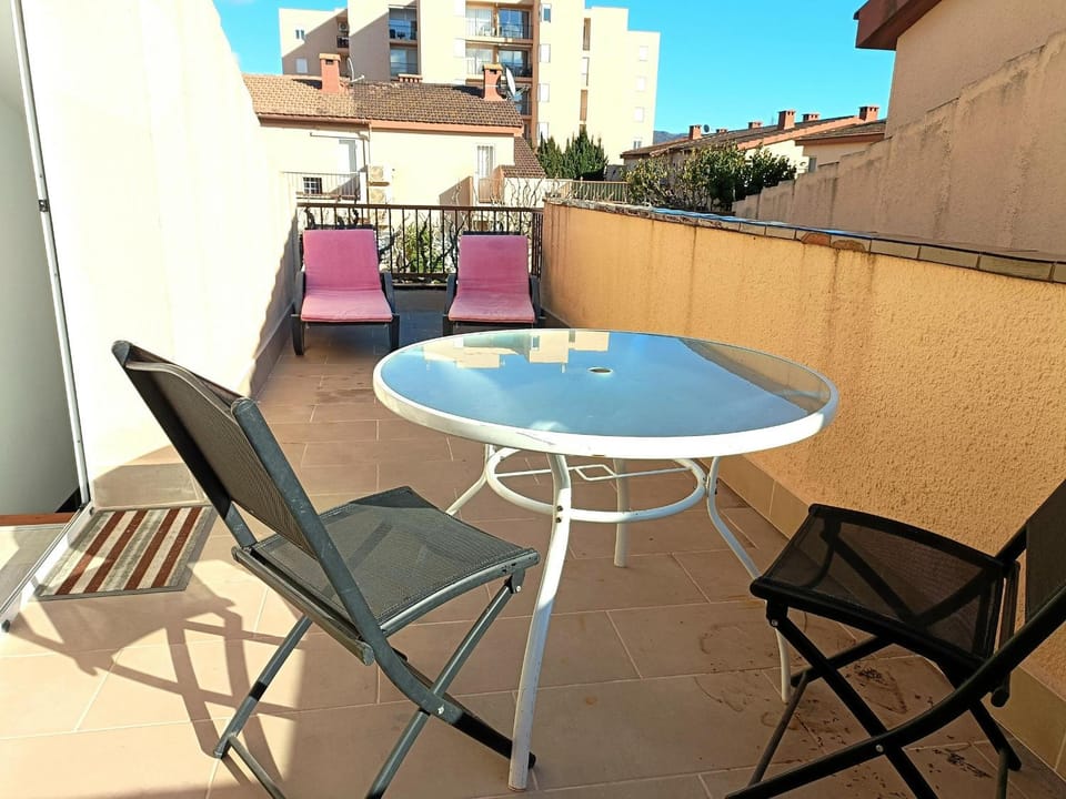 Casa espaciosa en Roses: ideal para senderismo, ciclismo, y deportes náuticos. ¡Relájate en plena naturaleza! - ES-258-127 Villa in Roses
