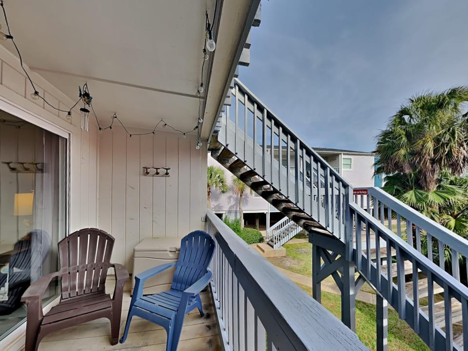 Balcony/Terrace, Seating area, furniture