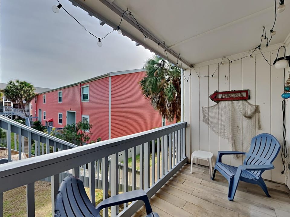 Balcony/Terrace, Seating area, furniture