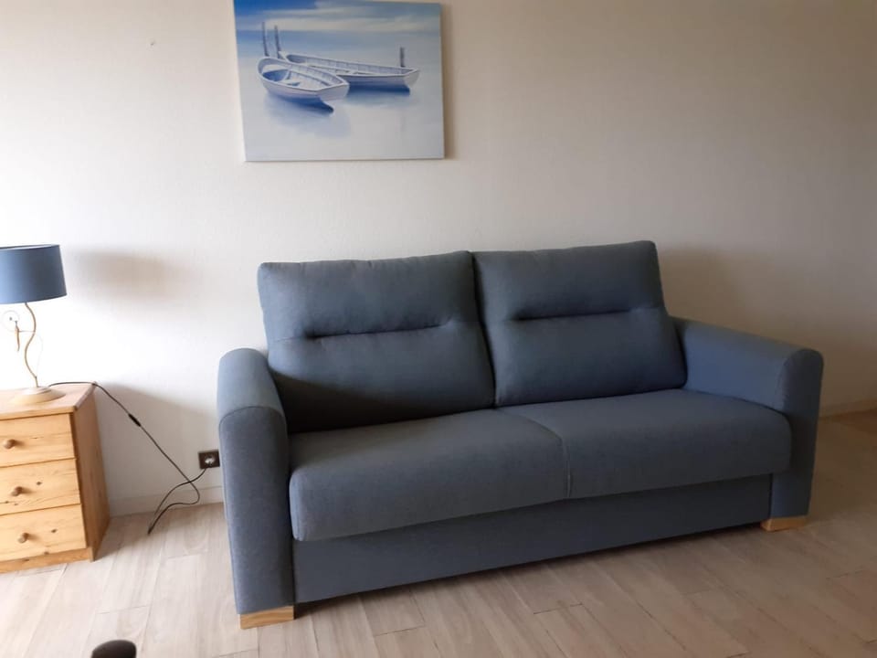 Bed, Living room