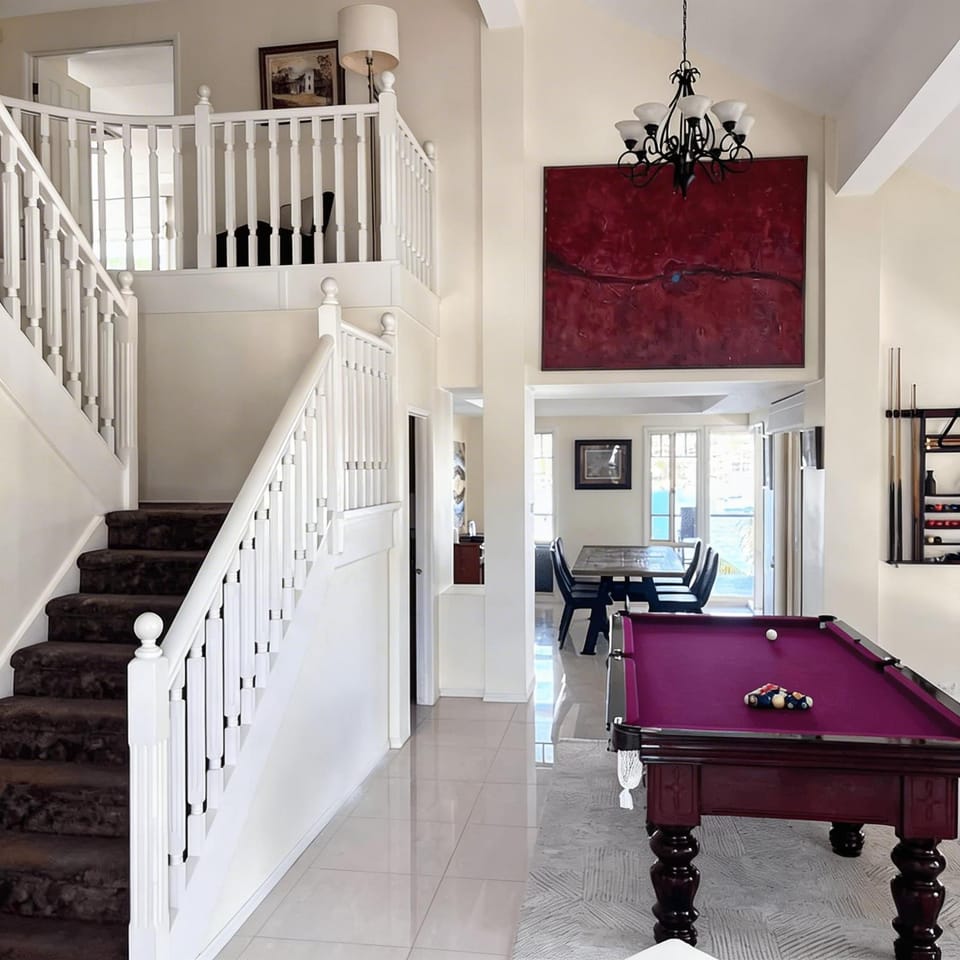 Billiard, Game Room