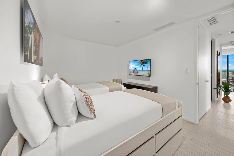 Oceanview Private Home at South Beach-814 Apartment in South Beach Miami