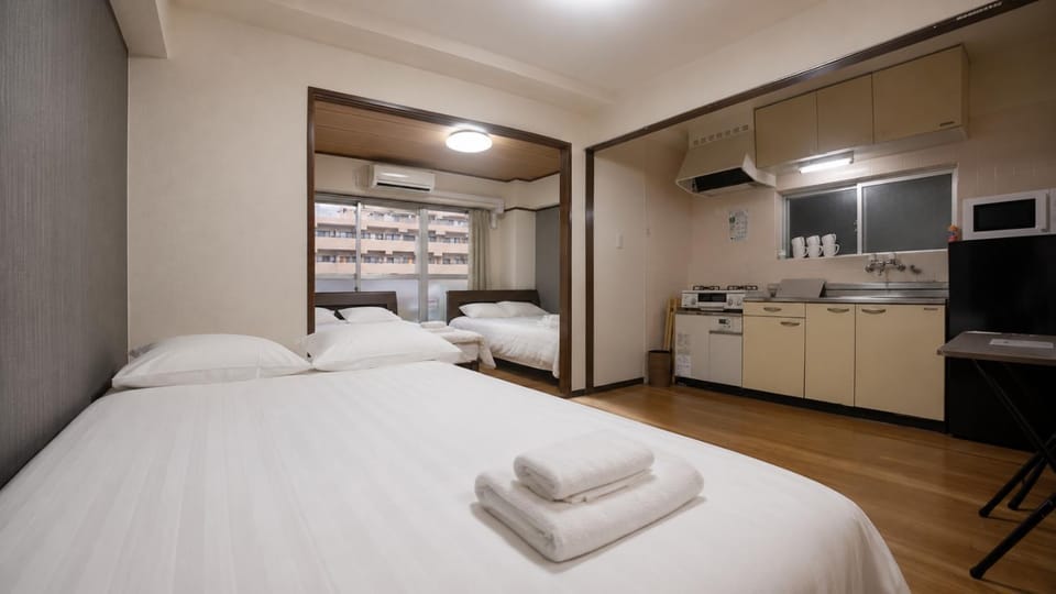 Bed, Kitchen or kitchenette, Photo of the whole room, Bedroom, towels
