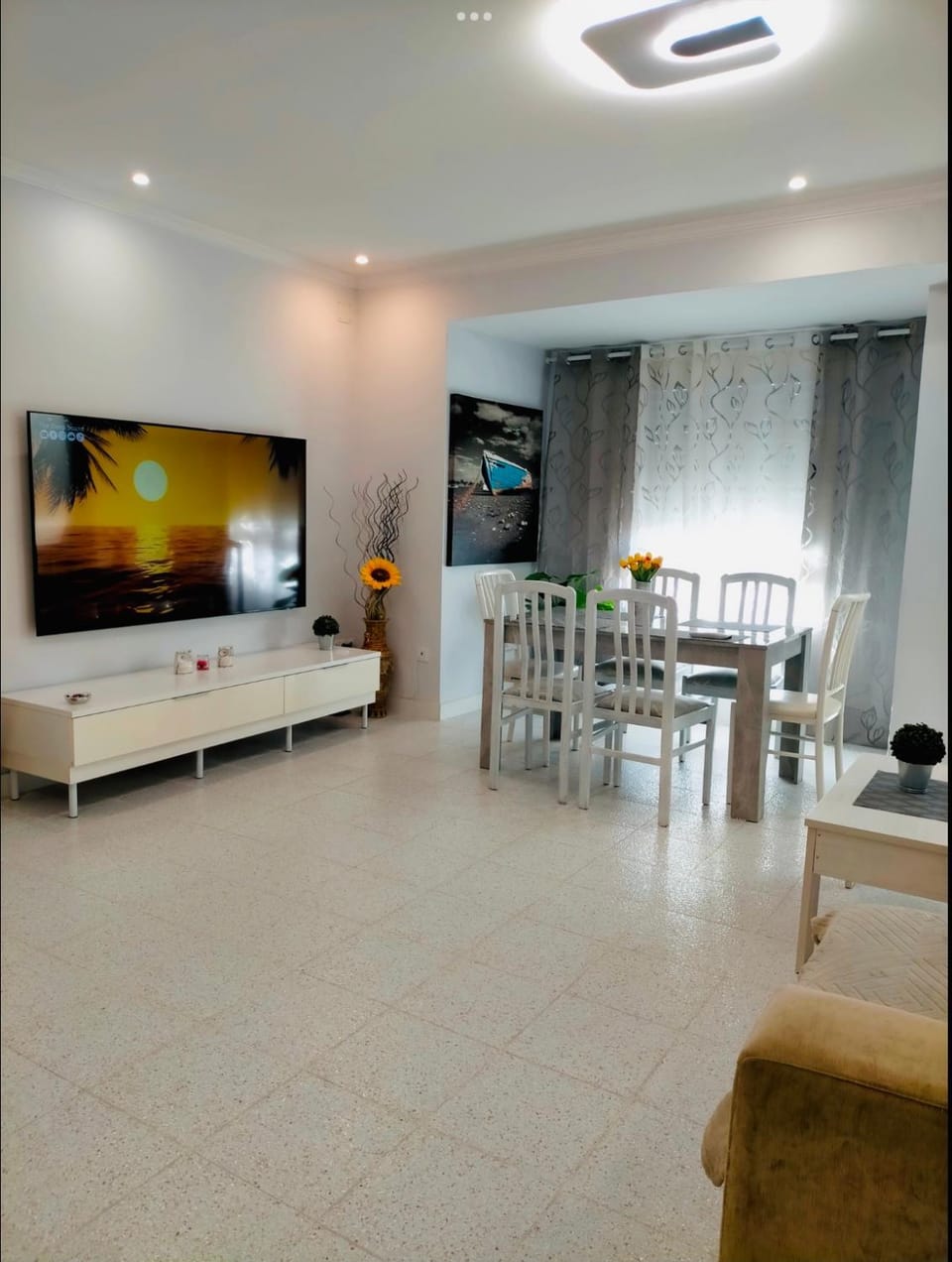 Communal lounge/ TV room, TV and multimedia, Living room