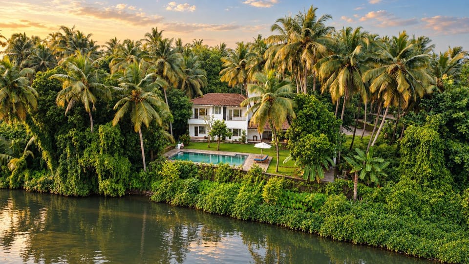 Property building, Spring, Day, Natural landscape, Garden, Garden view, Pool view, River view, Swimming pool