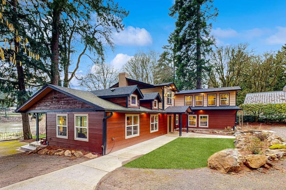 Riverside at the Riverhouse House in Lake Oswego