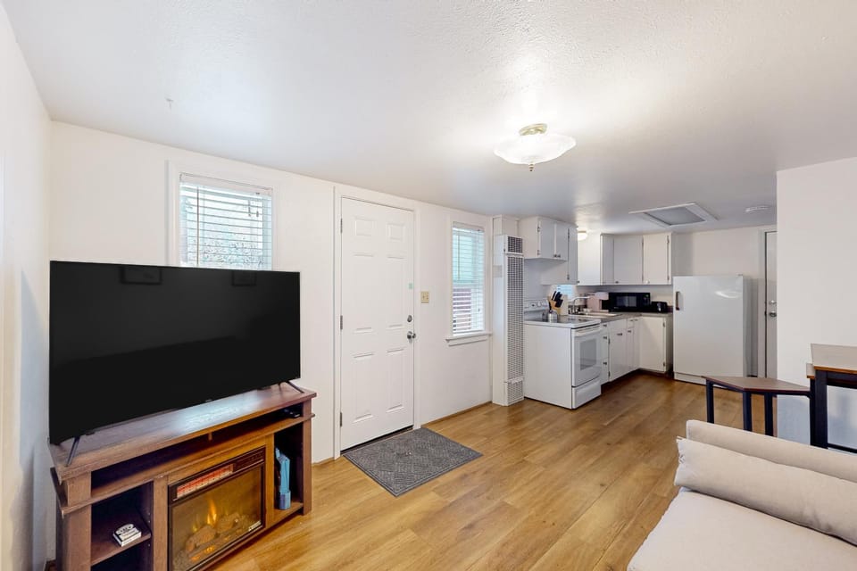 Near Golf and Parks! Couples Haven in Klamath Falls House in Klamath Falls