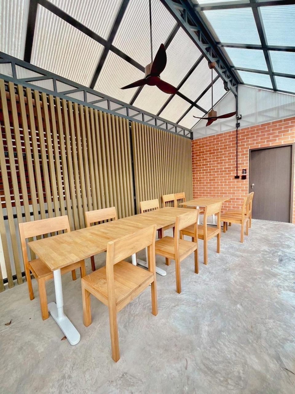 Restaurant/places to eat, Restaurant/places to eat, Kitchen or kitchenette