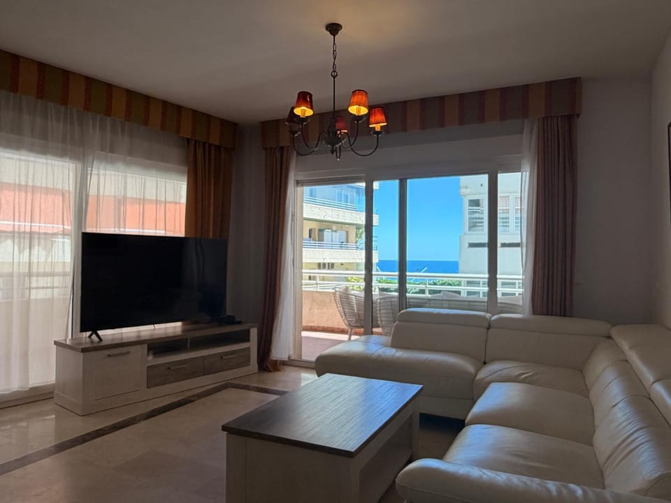 Stunning Apartment With Sea Views - EaW Homes Apartment in Marbella