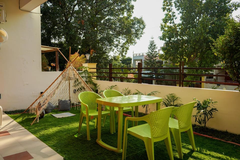 Patio, Facade/entrance, Spring, Garden, View (from property/room), Seating area, Garden view, Garden view, Entertainment
