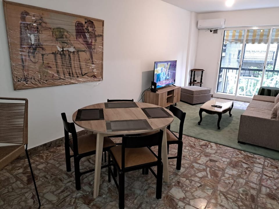 Communal lounge/ TV room, Seating area, Dining area, Evening entertainment