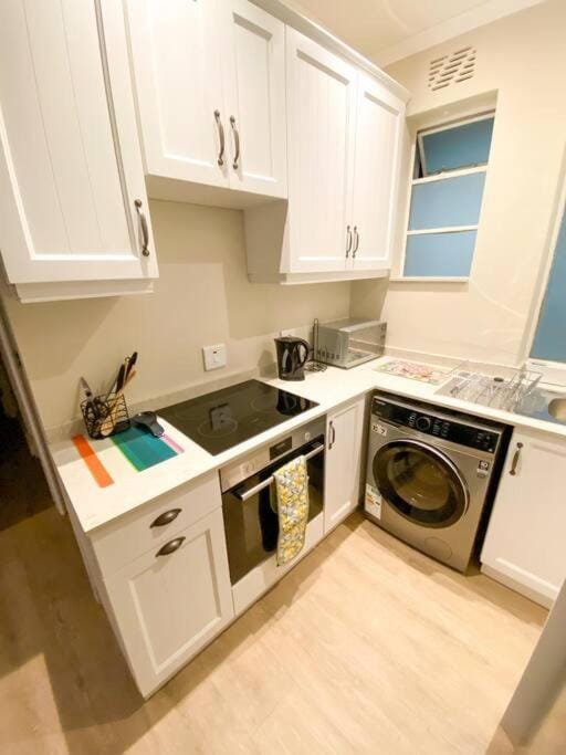 Kitchen or kitchenette, minibar, pet friendly, stove, washing machine