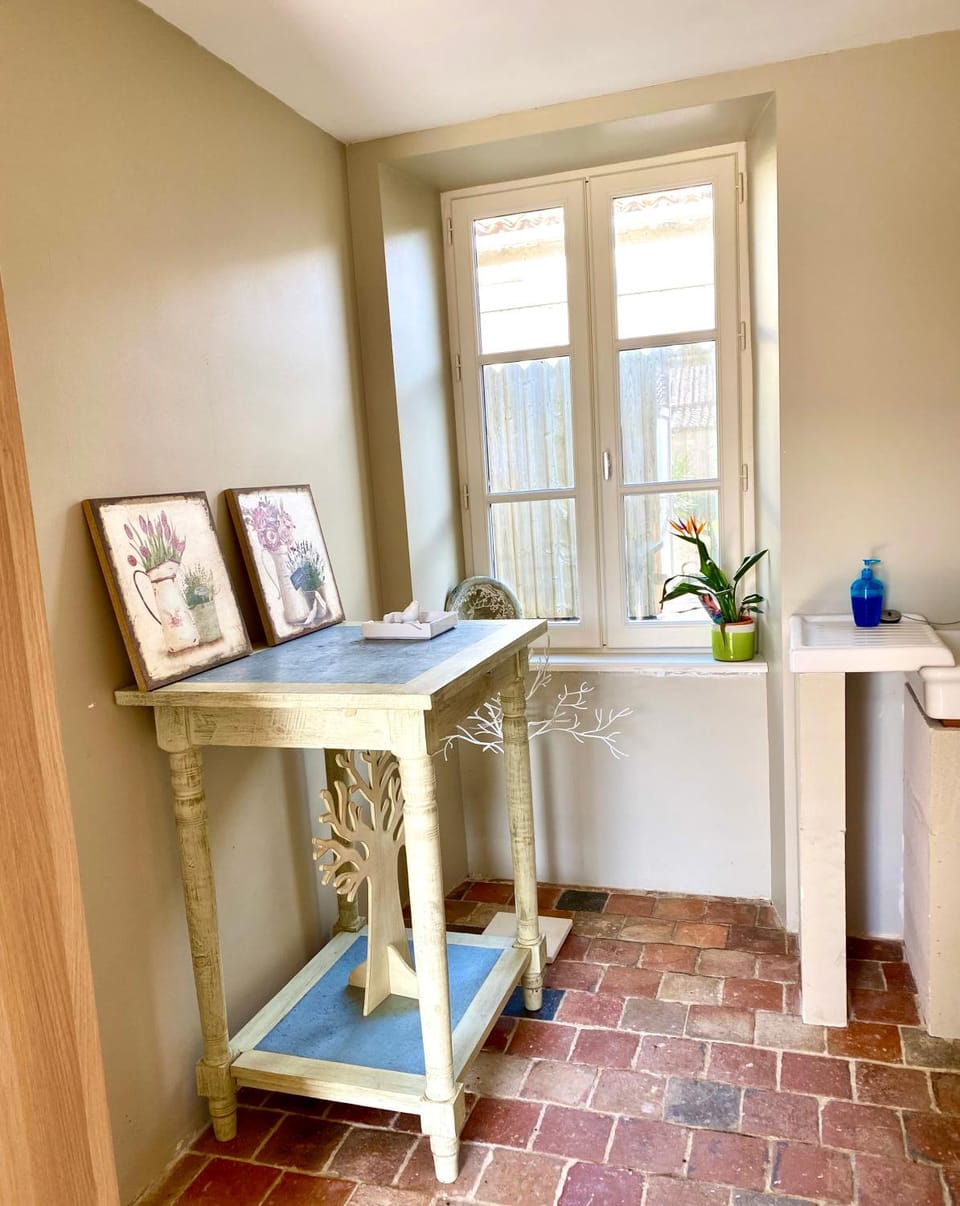 Coffee/tea facilities, Kitchen or kitchenette