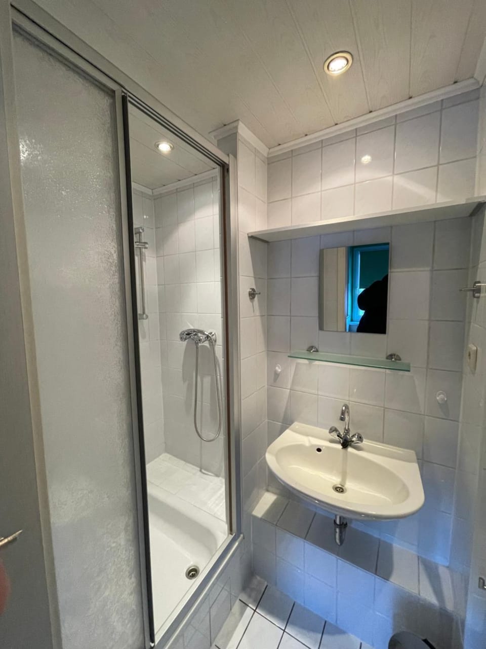 Shower, Bathroom, towels