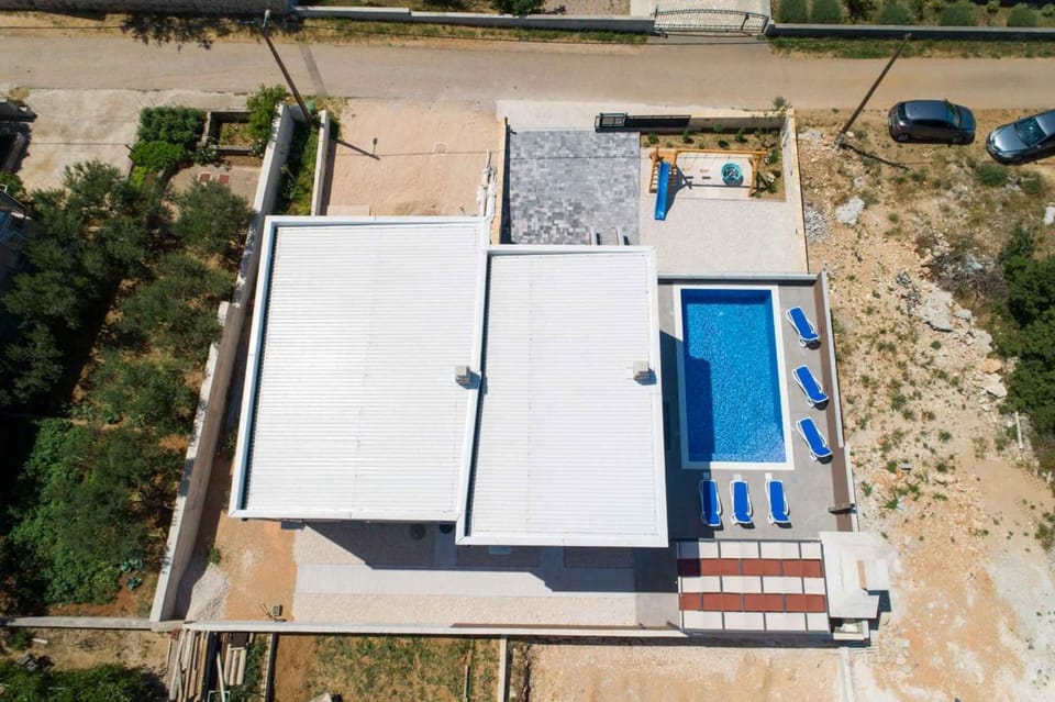 Property building, Bird's eye view, Summer