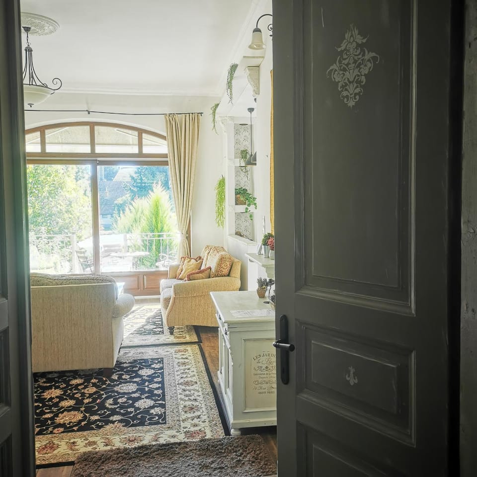 Kúria apartman private wellness with garden and pool Apartment in Budapest