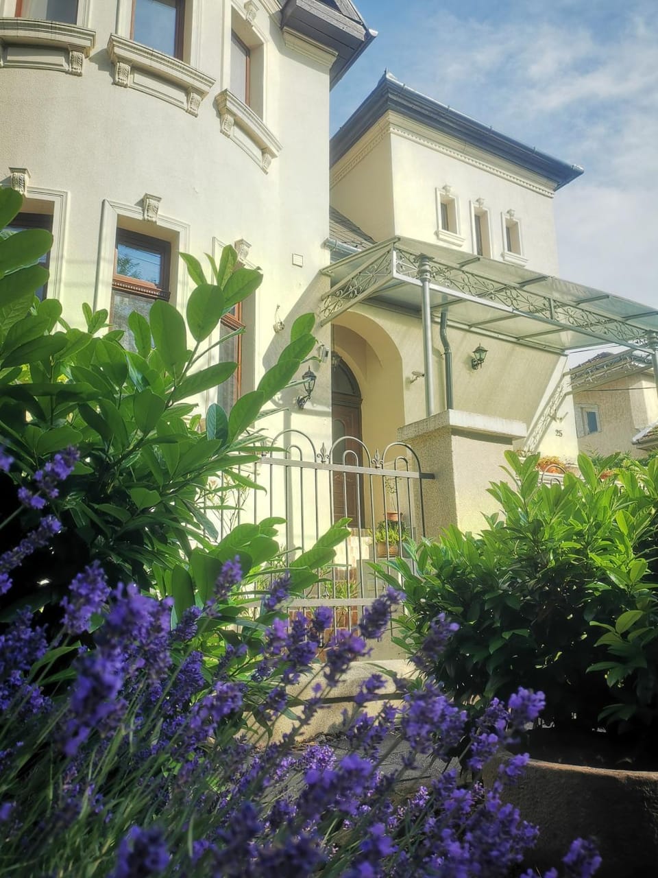 Kúria apartman private wellness with garden and pool Apartment in Budapest