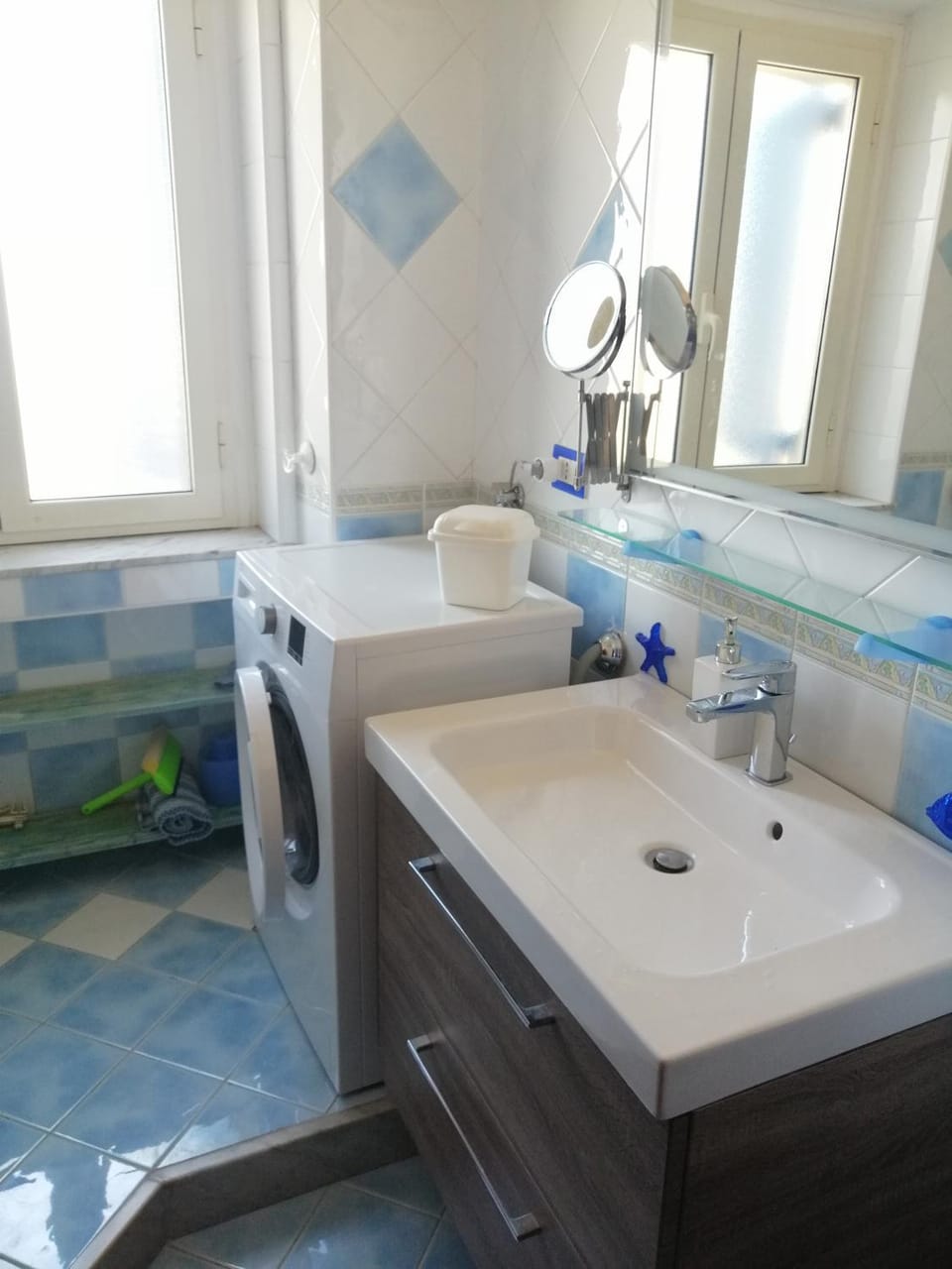 Toilet, Bathroom, washing machine