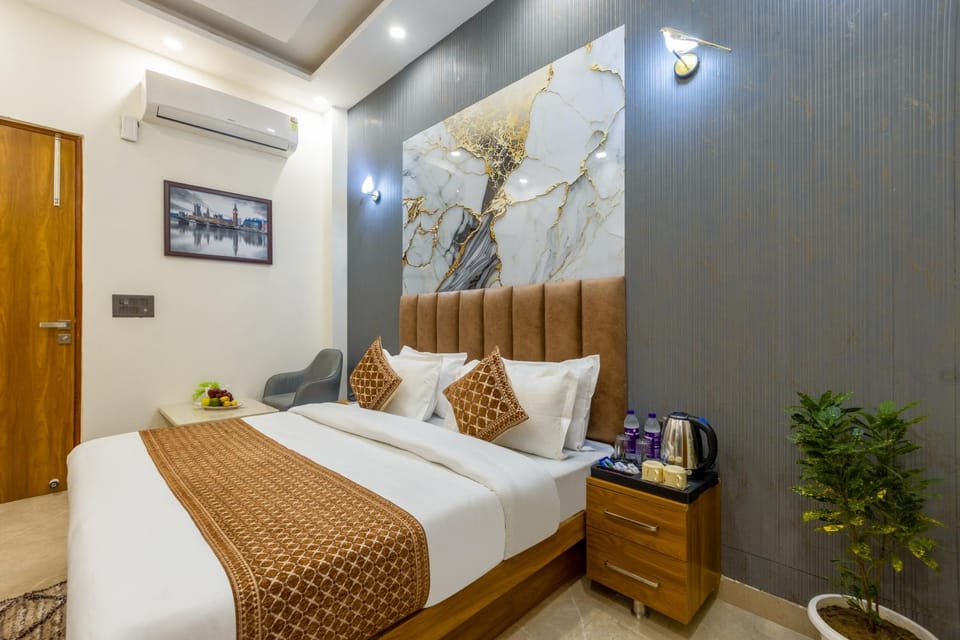 Bed, TV and multimedia, Photo of the whole room, Bedroom, air conditioner